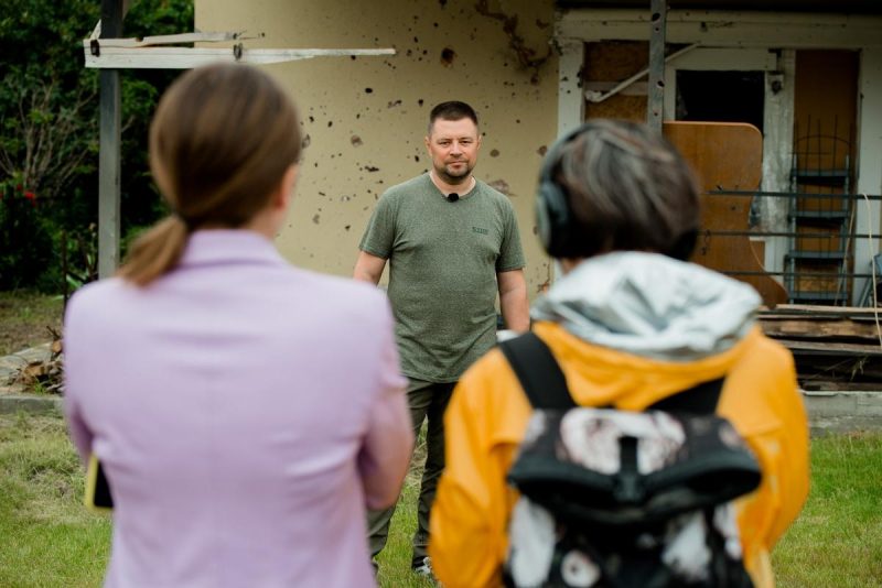 "Эвакуация": телеканал 1+1 и Аким Галимов начали съемки нового документального фильма о войне