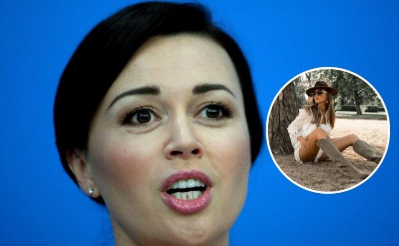 Після тривожних чуток про здоров'я Заворотнюк її дочка почала роздавати одяг з дому чужим людям