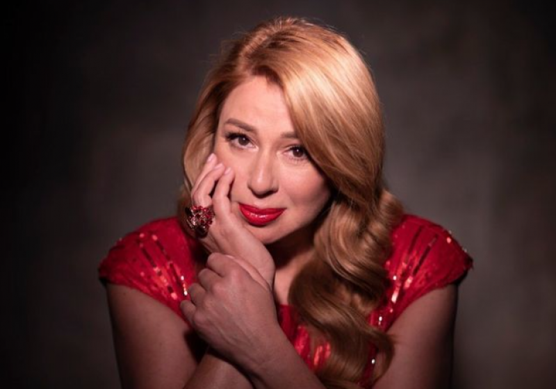 "Вам 58, а не 18": постаревшая Апина поразила вульгарщиной