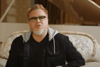 Коли у неї спала перука я зрозумів, що їй років 100: Пресняков розповів про зв'язок з бабусею