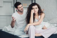 Перетворюються на жорстких тиранів: імена чоловіків, від яких після весілля захочеться втекти