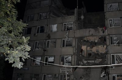 РФ ударила ракетами по многоэтажкам Николаева: есть погибшие и раненые