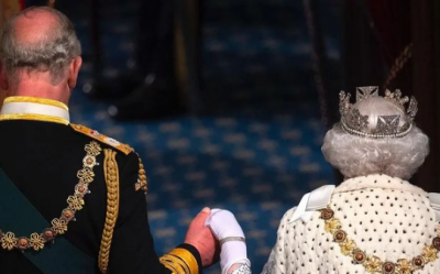 Король Чарльз III и королева Елизавета II