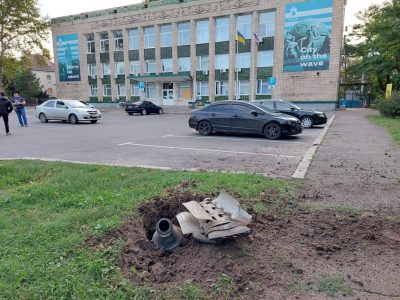 Россияне обстреляли людей на остановке транспорта в Николаеве, есть жертвы, много раненых