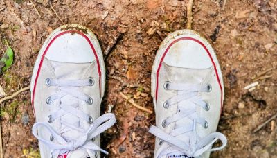 Як почистити біле взуття: хитрі способи, про які ви не здогадувалися