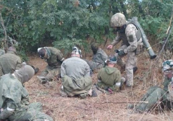 ЗСУ погнали ворога на Херсонщині: у полон потрапили десятки окупантів РФ