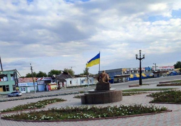 Контрнаступ ЗСУ: у Мережі показали підняття українських прапорів на Харківщині