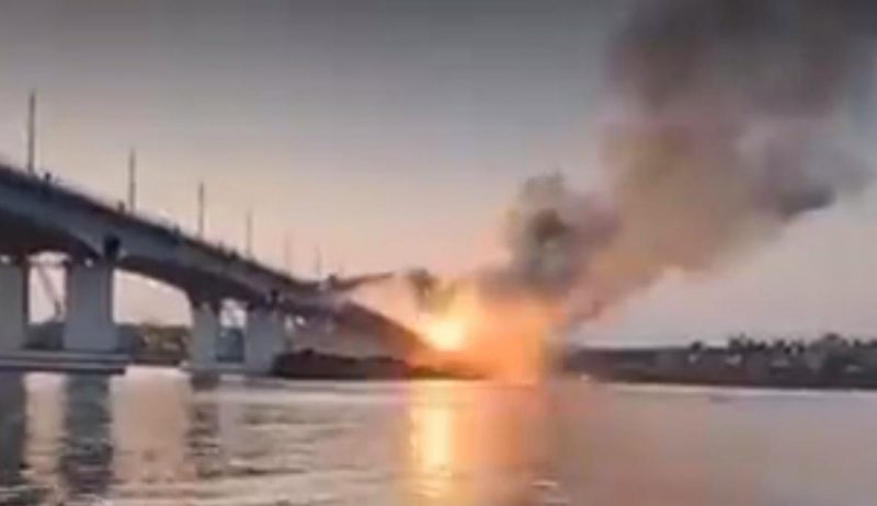 Прямое попадание по Антоновскому мосту: в Херсоне оккупантам отрезают пути отступления