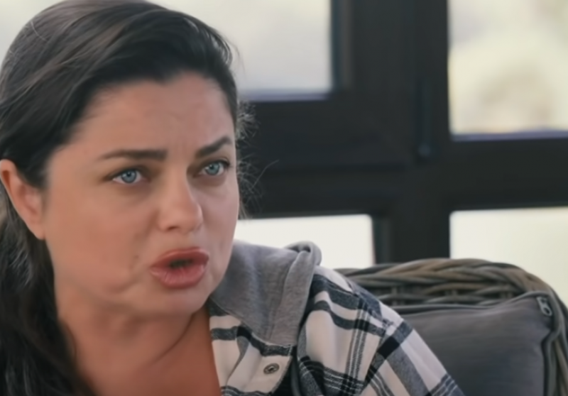 "Я упала с самосвала, тормозила головой": Королёва с новой прической стала посмешищем в Сети