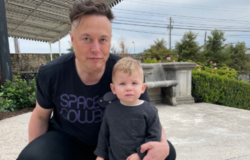 Трансгендерная дочь Илона Маска впервые появилась на публике после операции по смене пола