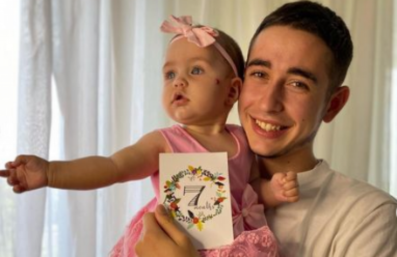 Жена Романа Сасанчина рассказала о госпитализации 8-месячной дочери