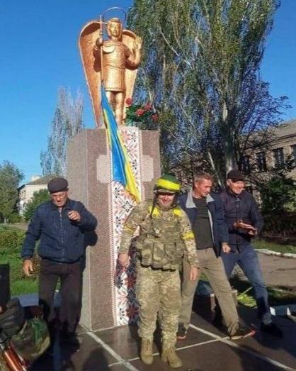 ВСУ освободили херсонское село Михайловка и подняли украинский флаг