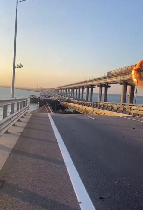 Крымский мост горит Крымский мост горит