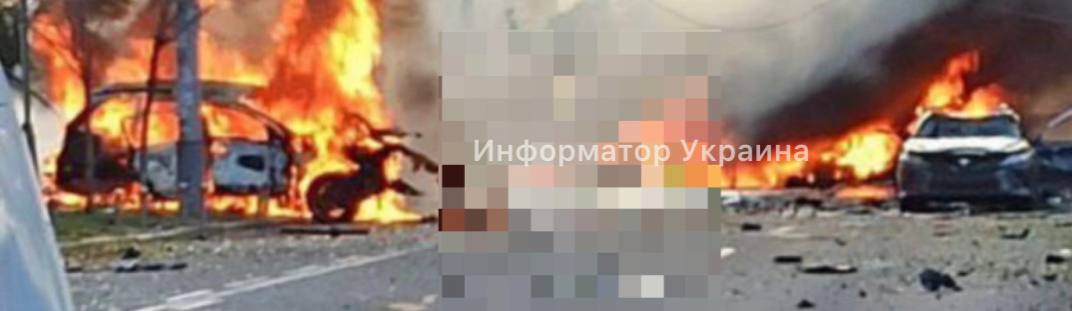 В центре Киева горят авто после ракетного удара 