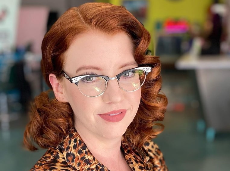 Які зачіски старять жінку після 40 років: 7 популярних стрижок, які точно додають вік Які зачіски старять жінку після 40 років: 7 популярних стрижок, які точно додають вік