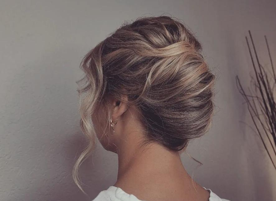 Які зачіски старять жінку після 40 років: 7 популярних стрижок, які точно додають вік Які зачіски старять жінку після 40 років: 7 популярних стрижок, які точно додають вік