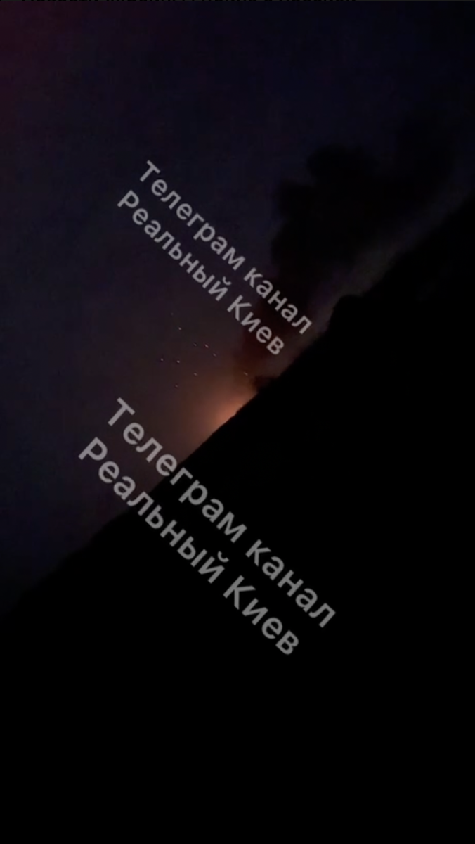 Пожар на Киевщине после удара дронов-камикадзе 