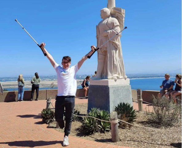 Мальчик, без ноги