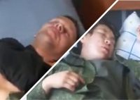 Заливаються горілкою прямо на плацу: в Мережі показали підготовку путінських чмобіків