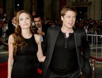 Джоли ищет встречи с новой возлюбленной Питта чтобы контролировать ситуацию, а не сидеть в тени