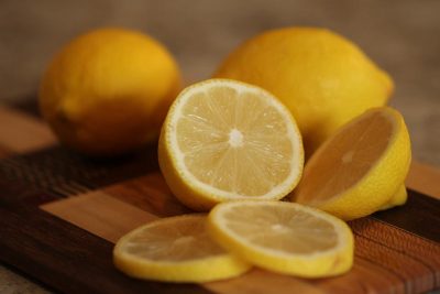 Заморожені лимони творять дива: як отримати максимальну користь від цитрусового фрукта