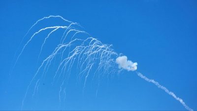 ППО і авіація працюють: в Україні гримлять вибухи після ракетної атаки РФ