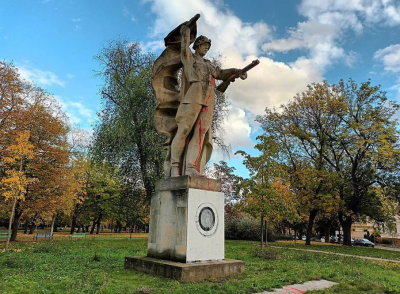 Червоноармієць з пральною машиною: у Чехії "модифікували" пам'ятник радянському солдату