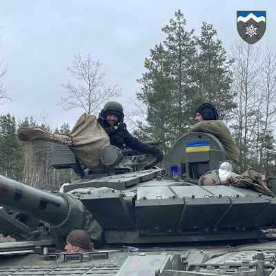 ЗСУ на Півдні знищили десятки окупантів, 2 склади з боєприпасами, танк та "Акацію" ворога