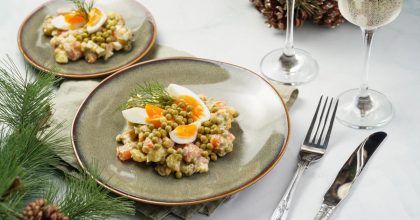 Вкуснее Оливье в 10 раз: бомбический салат на Новый год 2023 - легкий рецепт