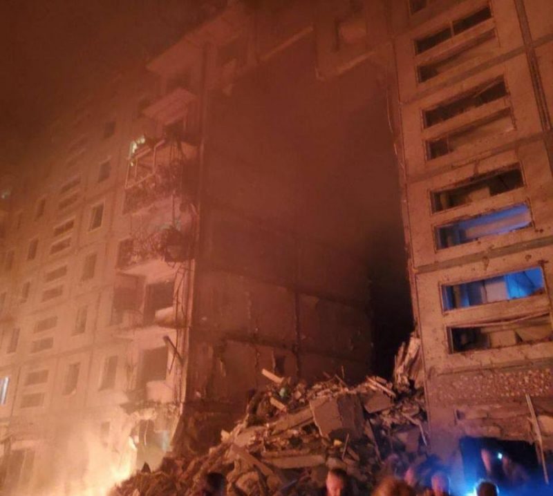 Ночью оккупанты ударили ракетами по жилым домам в Запорожье: погибли 17 человек