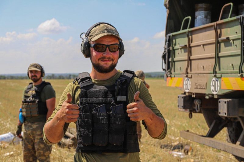 ВСУ уничтожили склад боеприпасов, пункт управления и узел связи оккупантов на Юге