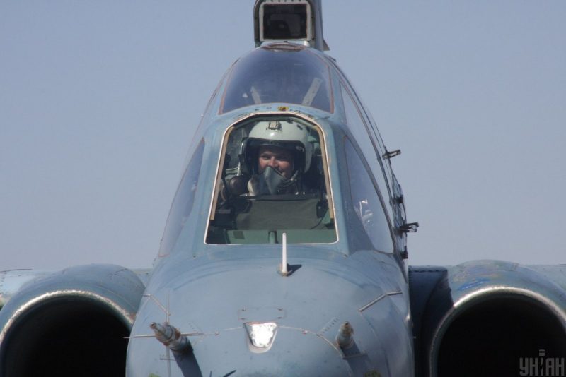 Под Винницей пилот сбил 5 дронов, 2 ракеты и успел отвести падающий самолет от города