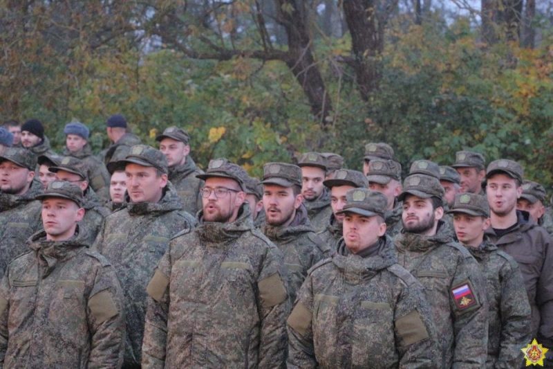 Путин и Лукашенко развертывают войска: в Беларусь прибыли эшелоны с оккупантами РФ