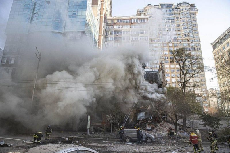 Удар дронов по жилой многоэтажке в Киеве: число жертв возросло до трех человек