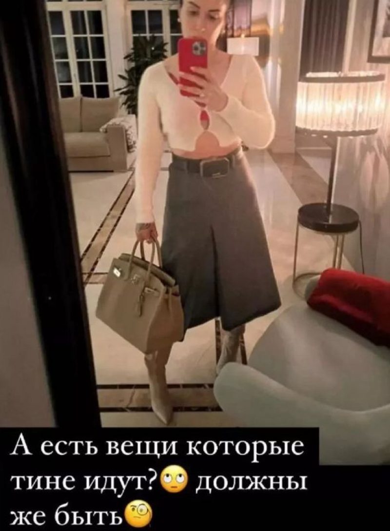 Орыс порносы: Бран әпкесінің трусисына жұлқып кетті