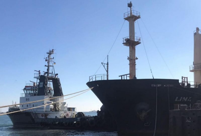 Зерновий шантаж: РФ заблокувала в "морському коридорі" понад 200 суден