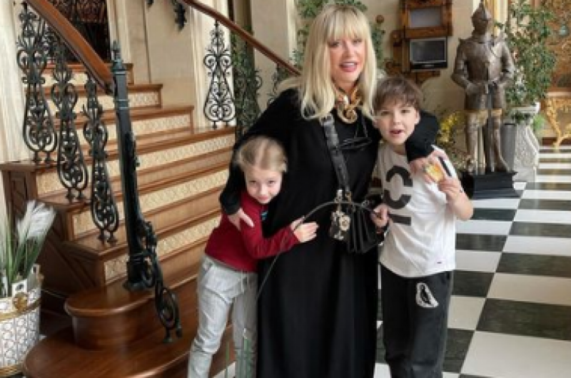 Судьба сказочного замка Пугачевой и Галкина определилась