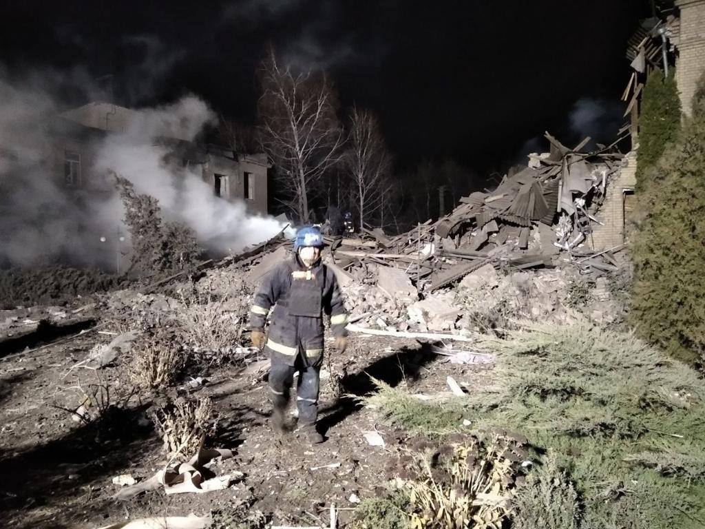На місці трагедії працюють рятувальники На місці трагедії працюють рятувальники