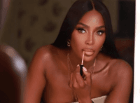 Наоми Кэмпбелл жестко раскритиковали за фотошоп