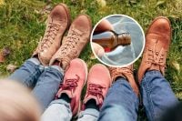 Як надовго позбутися неприємного запаху взуття: врятує копійчаний аптечний засіб