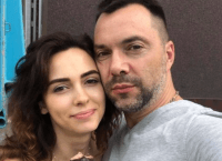 Это просто уникальный случай: жена Арестовича рассказала, какой он дома