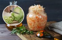 Важливо знати кілька правил: скільки зберігається квашена капуста і як продовжити її життя