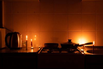 Як не угробити техніку через віялові відключення: що потрібно зробити одразу після блекауту