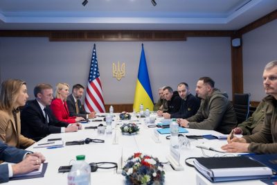 Офіційні особи США підштовхують Київ стати більш відкритим до переговорів з Москвою - WSJ Офіційні особи США підштовхують Київ стати більш відкритим до переговорів з Москвою - WSJ