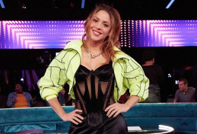 Развод ей к лицу: Шакира снялась в прозрачном платье для известного бренда