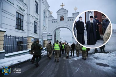 "Щоб не був осередок "русского мира": СБУ нагрянула з обшуками у Києво-Печерську Лавру