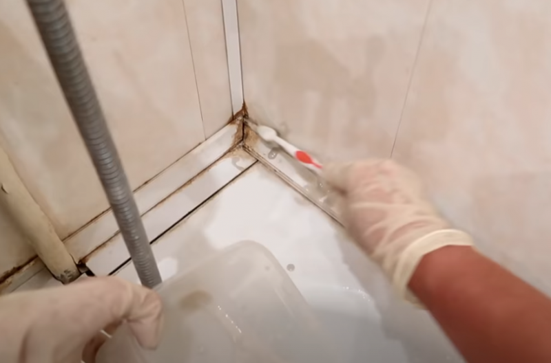 Как избавиться от надоедливого грибка в ванной, который опасен для здоровья