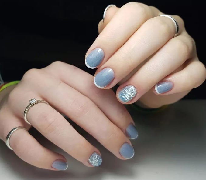Новогодний маникюр на короткие ногти 2023 Новогодний маникюр на короткие ногти 2023