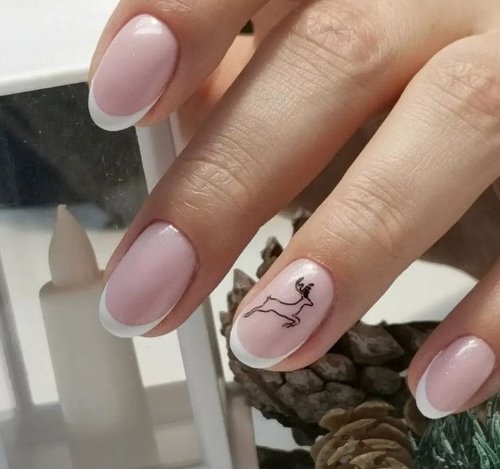 Новогодний маникюр на короткие ногти 2023 Новогодний маникюр на короткие ногти 2023