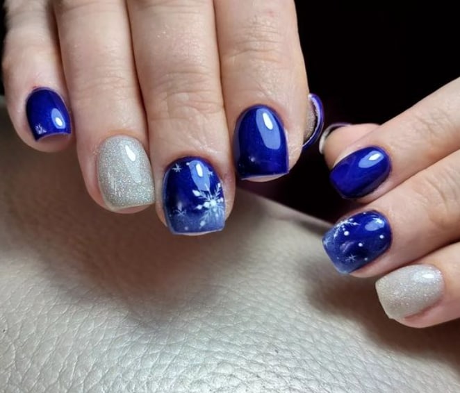 Новогодний маникюр на короткие ногти 2023 Новогодний маникюр на короткие ногти 2023